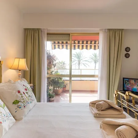 Sea View Apartment *